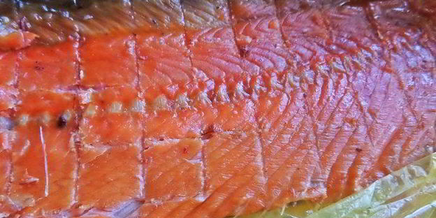 красный рис в вине с лососем и сыром