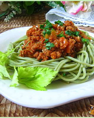 Лапша Зеленый чай с мясным соусом