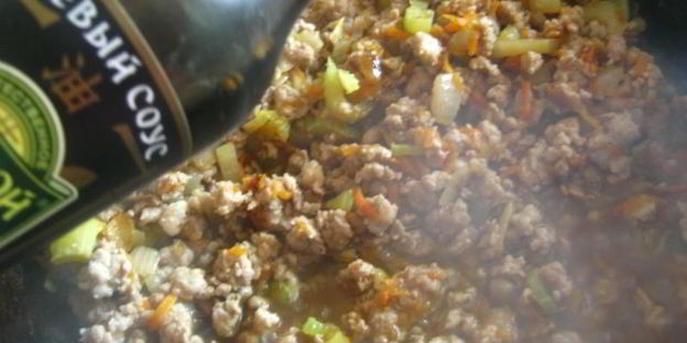 лапша зеленый чай с мясным соусом