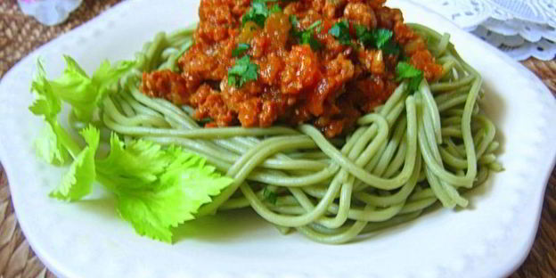 лапша зеленый чай с мясным соусом