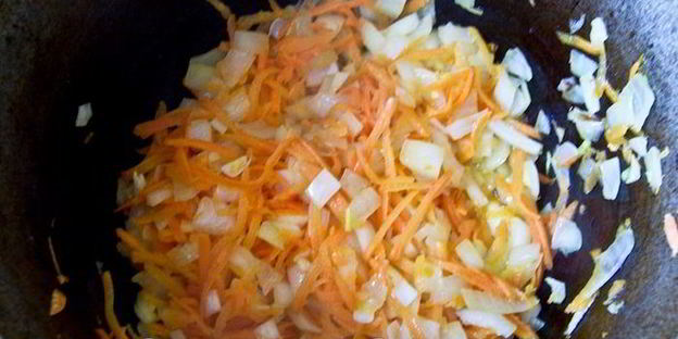 пряный рис с мясными шариками