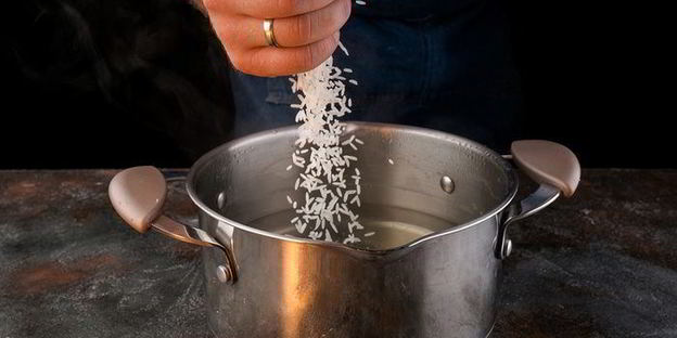 радужный рис с тунцом