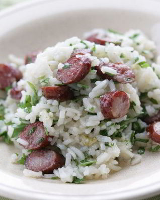 Рис с острыми колбасками