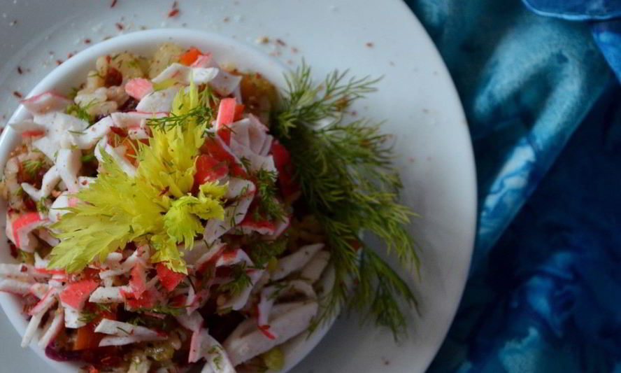 Рецепт риса с овощами и крабовым мясом