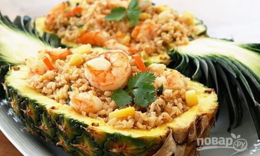 Рецепт тайского риса с креветками в ананасе