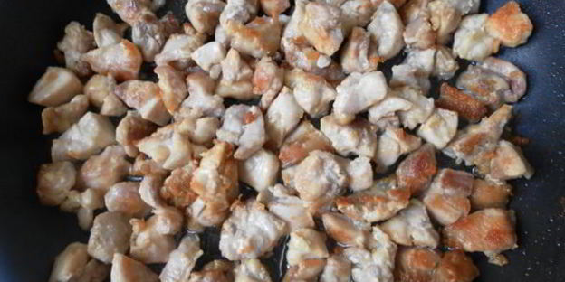 зеленая чечевица с курицей