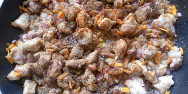 зеленая чечевица с курицей