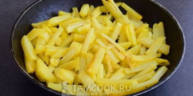 жареная картошка с кабачками