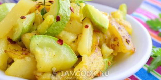 жареная картошка с кабачками