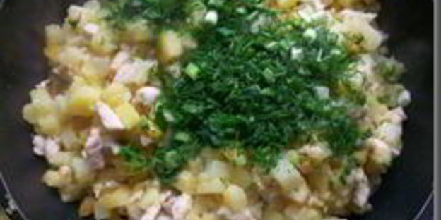 жареная картошка с куриным филе