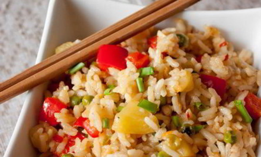 Рецепт жареного риса с ананасом