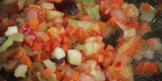 жареный рис с овощным рагу