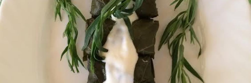 Долма — голубцы в виноградных листьях