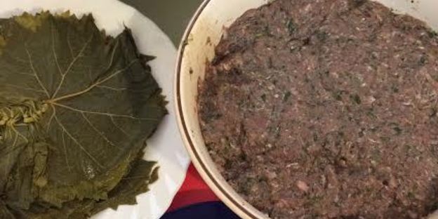 долма — голубцы в виноградных листьях