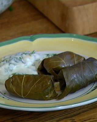 Долма с кускусом и вялеными помидорами