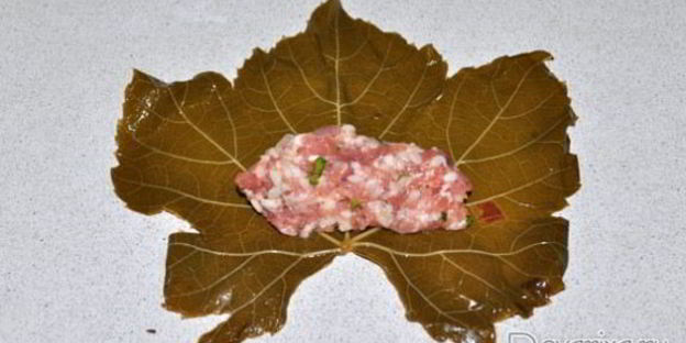 долма в томатном соусе