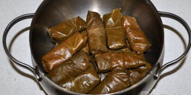 долма в томатном соусе