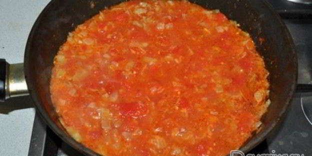 долма в томатном соусе