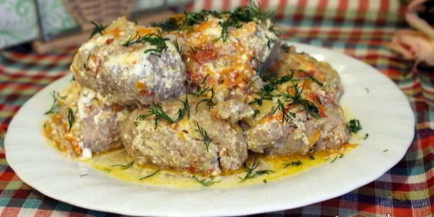 ленивые голубцы запеченные в сметане