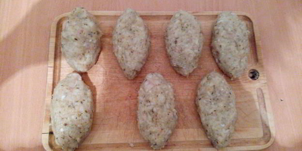 ленивые рыбные голубцы в хренно-сметанном соусе