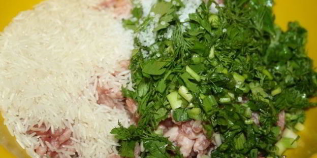 запеченные с помидорами и топленым сливочным маслом голубцы