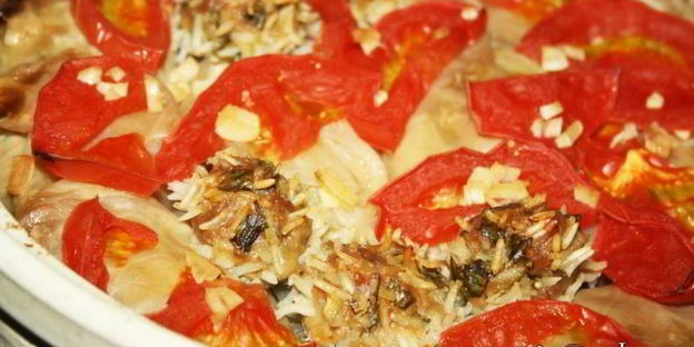 запеченные с помидорами и топленым сливочным маслом голубцы