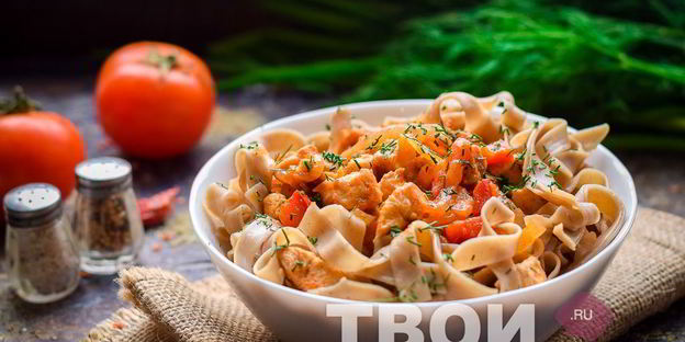 гречневая лапша с курицей и овощами
