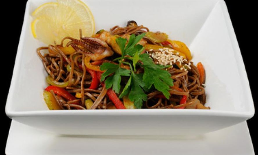 Рецепт гречневой лапши с морепродуктами