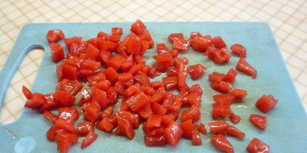 ароматные шампиньоны с моцареллой и помидорами на гриле