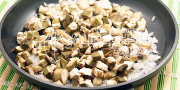 белые грибы с булгуром