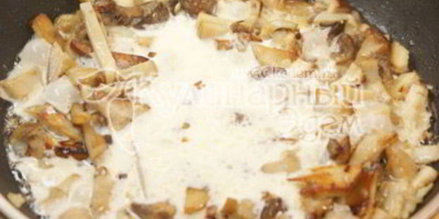 белые грибы в сметане с картофелем