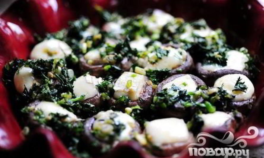 Рецепт фаршированных грибов с сыром бри