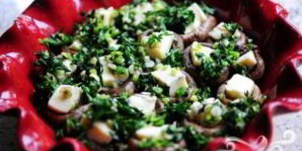 фаршированные грибы с сыром бри