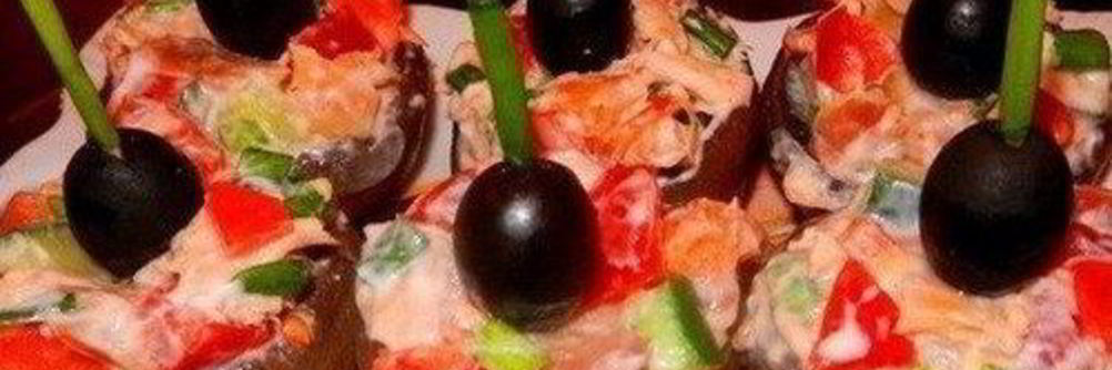 Фаршированные шампиньоны с копченой курицей