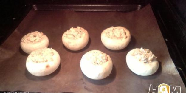 фаршированные шампиньоны с рыбной начинкой