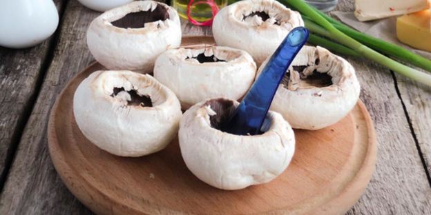 фаршированные шампиньоны с ветчиной