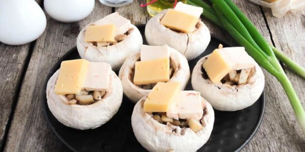 фаршированные шампиньоны с ветчиной