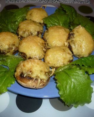 Фаршированные шампиньоны сыром