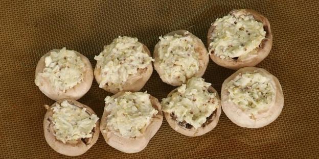 фаршированные шляпки шампиньонов