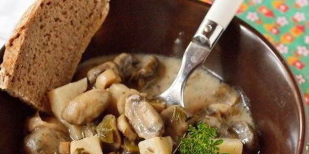 грибы душеные в горшочке