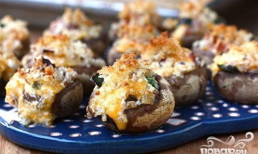 Рецепт грибов, фаршированных беконом
