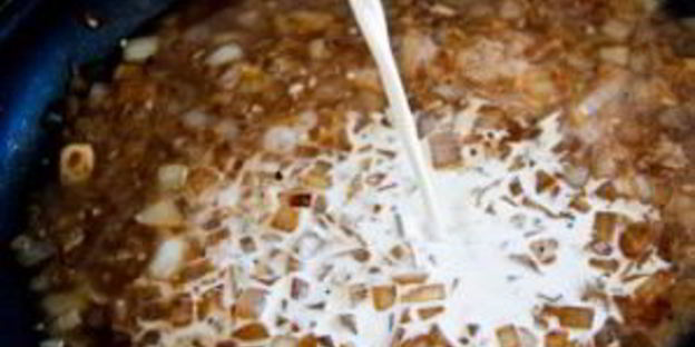 грибы под сливочным соусом