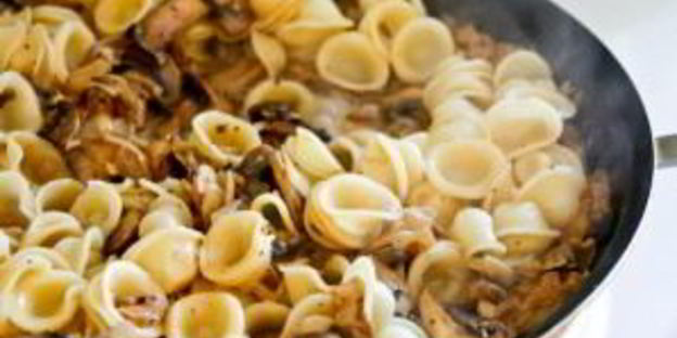 грибы под сливочным соусом