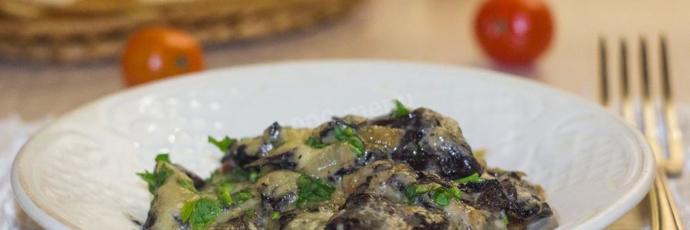 Грибы в сметане в духовке запеченные с сыром