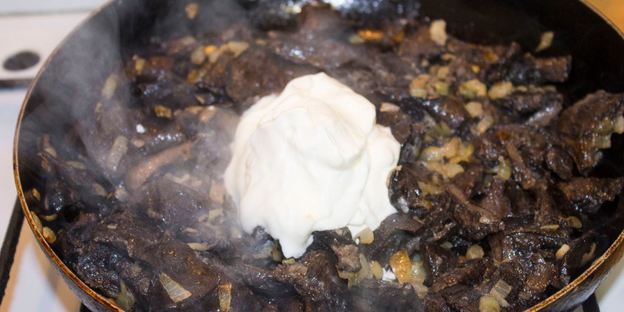 грибы в сметане в духовке запеченные с сыром