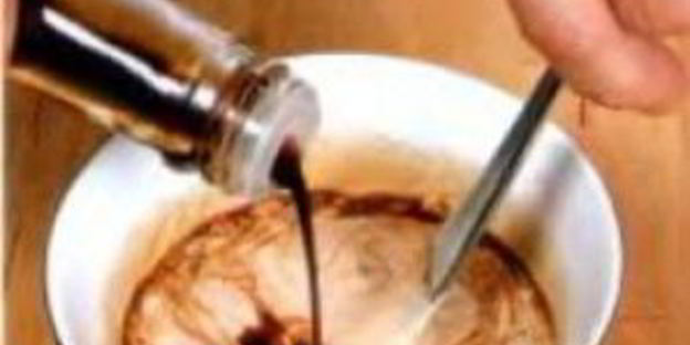 грибы в сухарях, с рисовой лапшой и салатом фризе