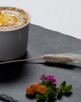 Лесные грибы, запеченные в сливках