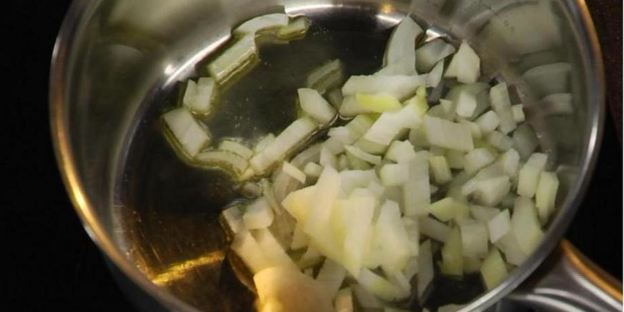 лесные грибы, запеченные в сливках