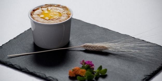 лесные грибы, запеченные в сливках