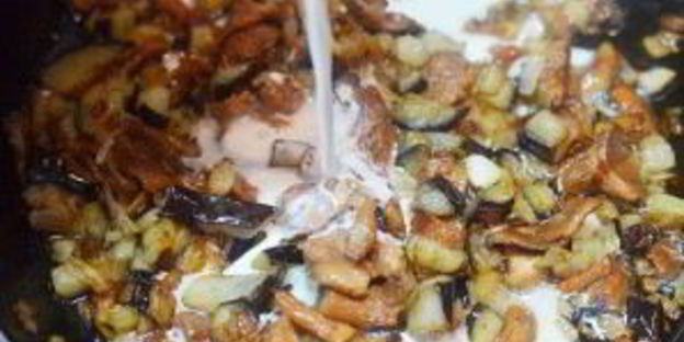 лисички с баклажанами жареные